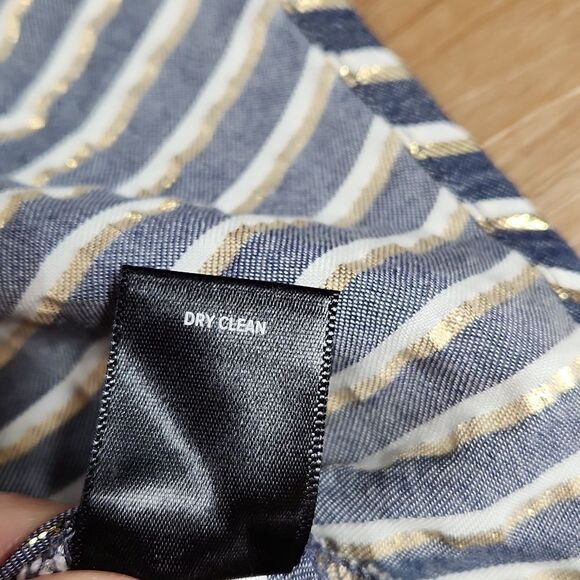 🔺️Torrid Blue, White, Metallic Gold Luxe Striped Buttoned Vneck Blouse 3X - Picture 13 of 14